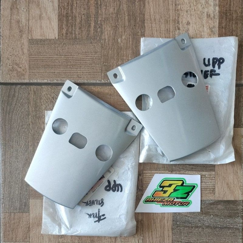 Cover tail pet pad stop sambungan body bodi belakang f1zr fizr 4WH silver lgm3 original ygp nos / 4W