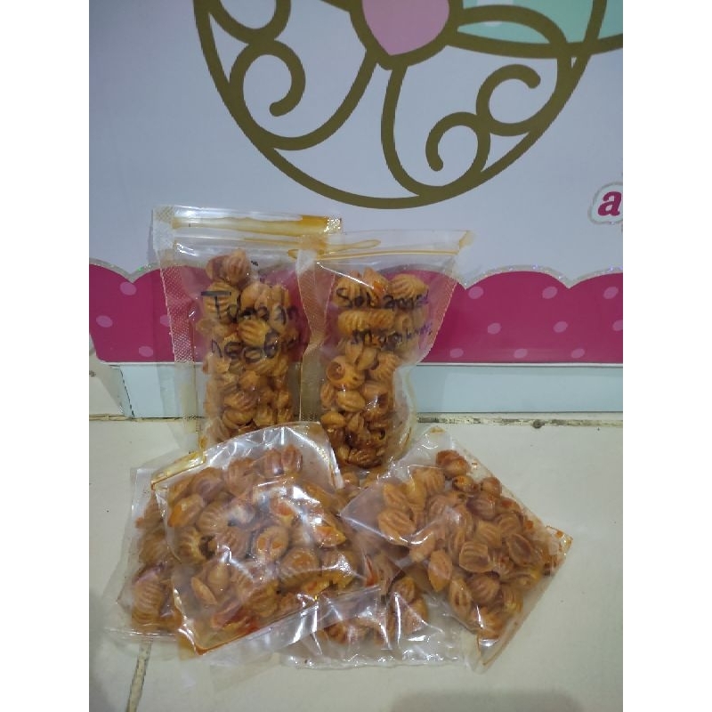 

makaroni keong pedas