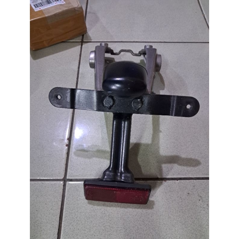 dudukan plat nomor kawasaki pulsar ns200 original