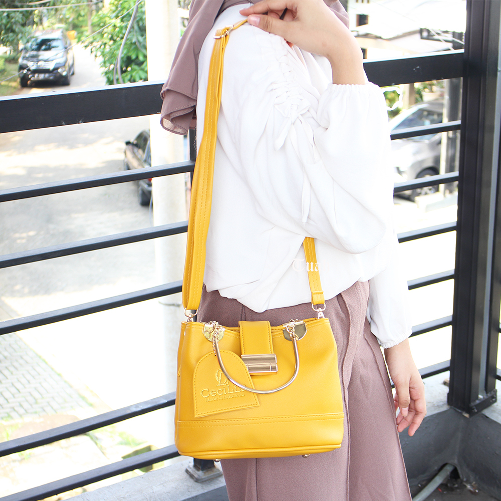 TUAH SLIMBAGS MX - 73 / Tas Selempang Wanita / Tas jinjing Wanita /NEW ARIVVAL / Shoulder Bag CeciLLa Premium 2 Ruang Gagang Besi Gold NekeL Series High quality  Tas Kerja Wanita / Tas Pesta Wanita / Tas Wanita Terbaru Kekinian &amp; Terlaris 2023