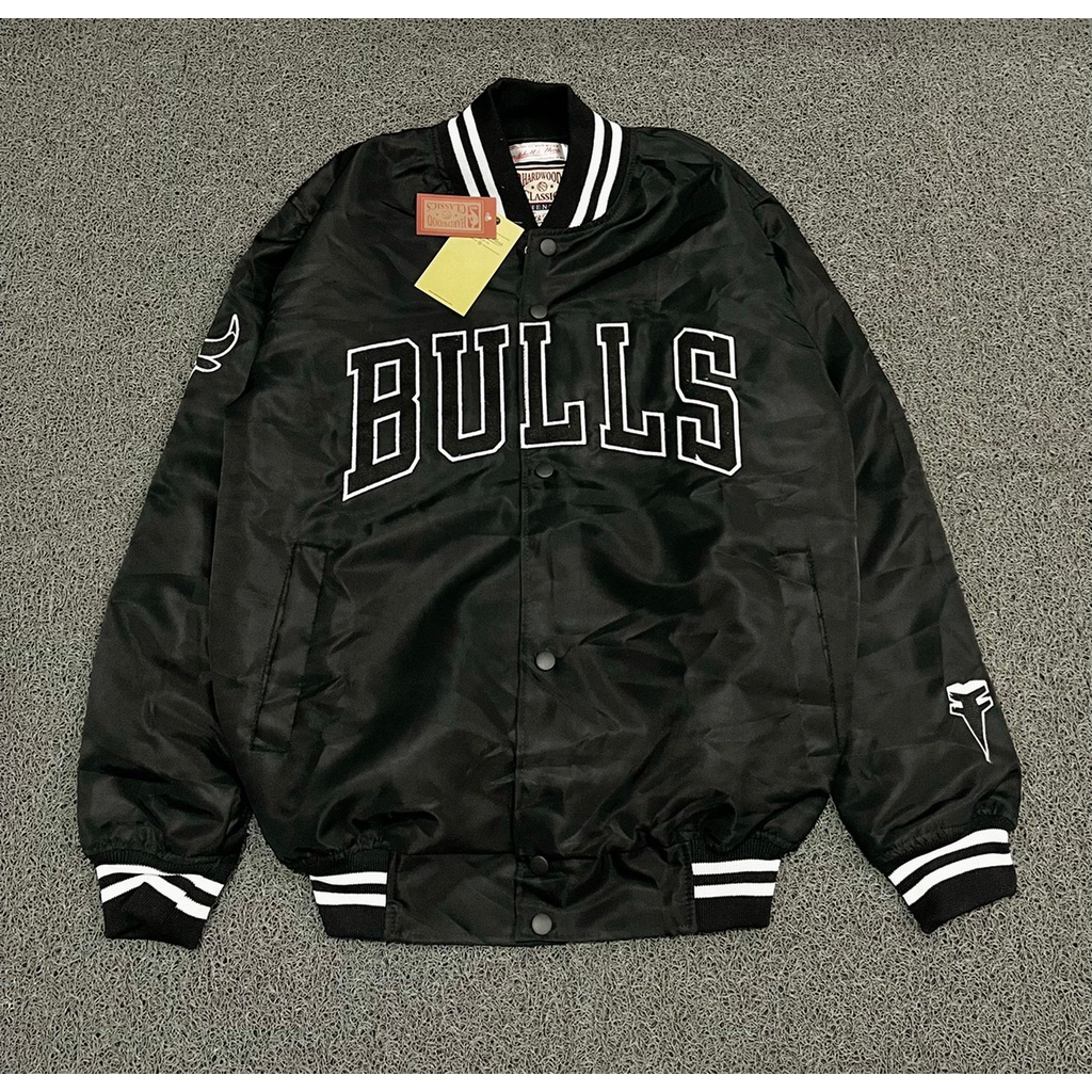 Jaket Varsity Chicago Bulls Mitchells Ness Tag &amp; Label Bordir Basket Jacket