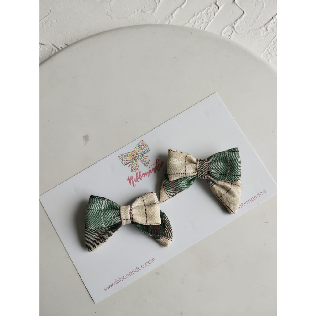 Livi bow clip seragam ipeka
