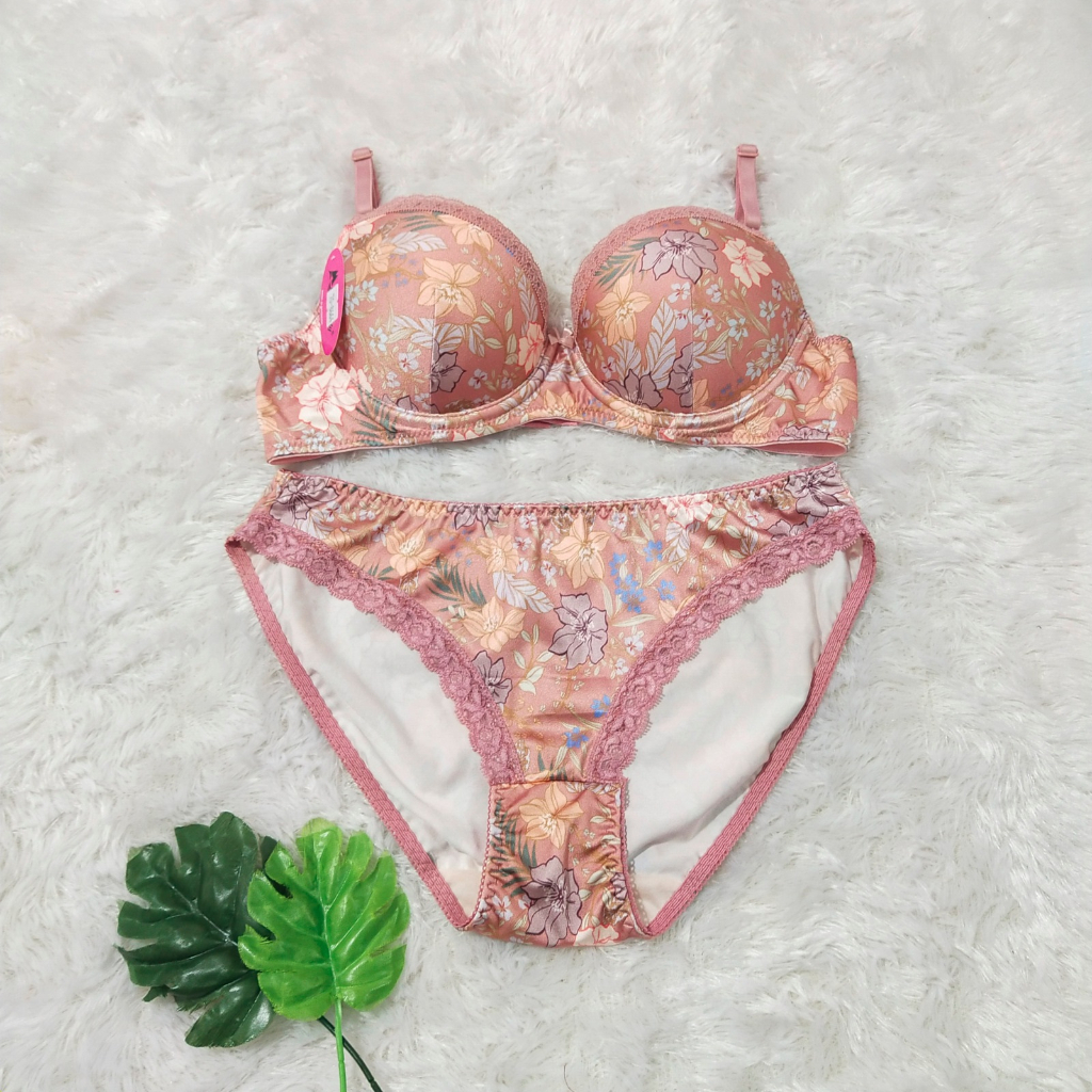 MIX 36 / SETELAN BH DAN CELANA DALAM