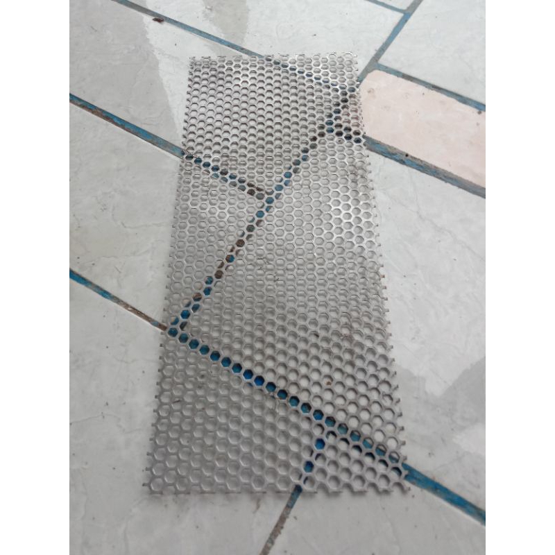 ram grill speaker 18cm x42cm lubang motif segi 6