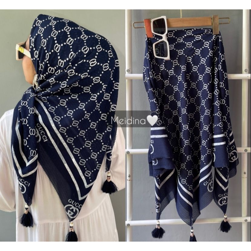 HIJAB SEGIEMPAT MOTIF TASSEL POM SWAROVSKI GUCCI TERBARU
