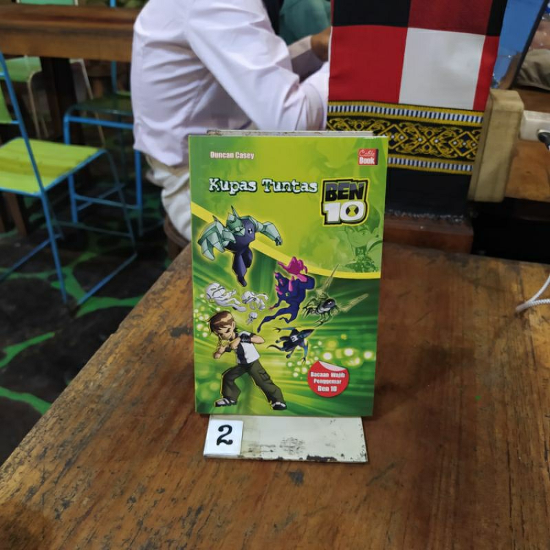 BUKU KUPAS TUNTAS BEN 10 By Ducan Casey