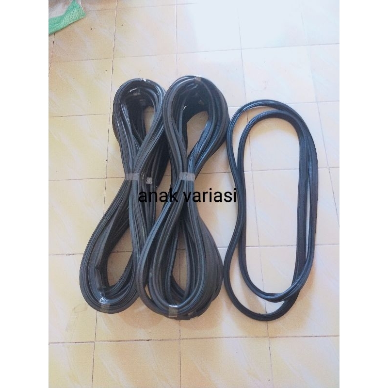 karet body pintu bagasi mobil Agya Ayla
