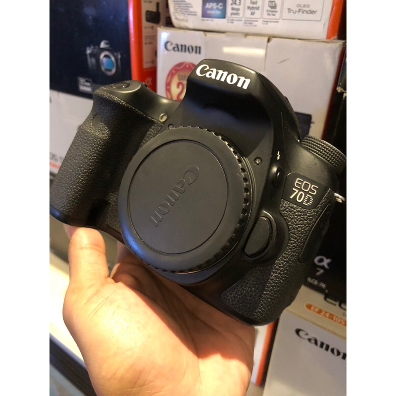 kamera canon 70d body lensa kit 18-55 is mulus sc rendah normal 100% mulus