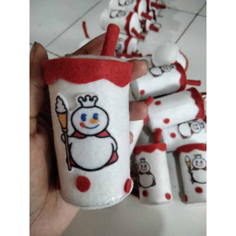 

Gantungan kunci mixue flanel