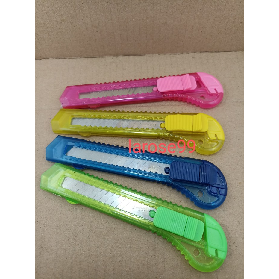

Pisau Cutter Besar Gagang Transparan