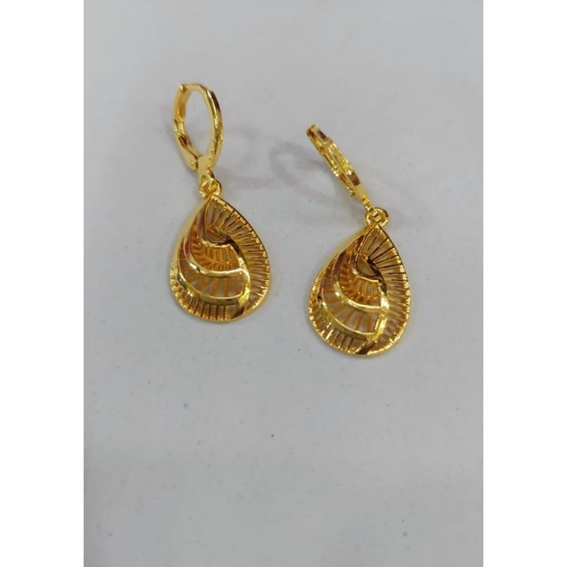 anting emas muda