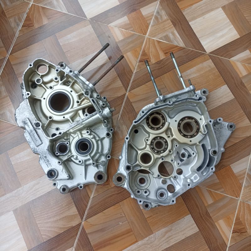 crankcase krengkes kalter mesin kanan kiri Suzuki thunder 250cc gsx250 Original