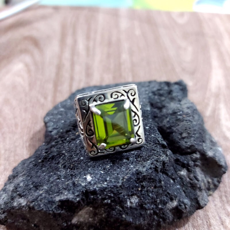 cincin perak pria permata kotak ukiran modern