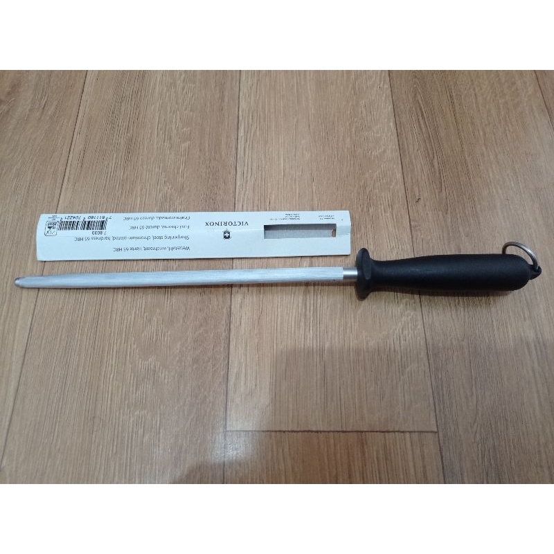 VICTORINOX  KITCHEN SHARPENING STEEL DOMESTIC PANJANG MATA PENGASAH PISAU  18CM  (7.8003) /  23CM  (