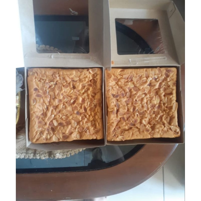 

Spiku Kotak Topping Almond, spiku hampers