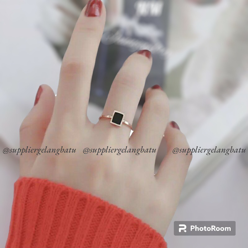 Cincin Titanium Kotak Black Stone Gold Silver Rosegold 678