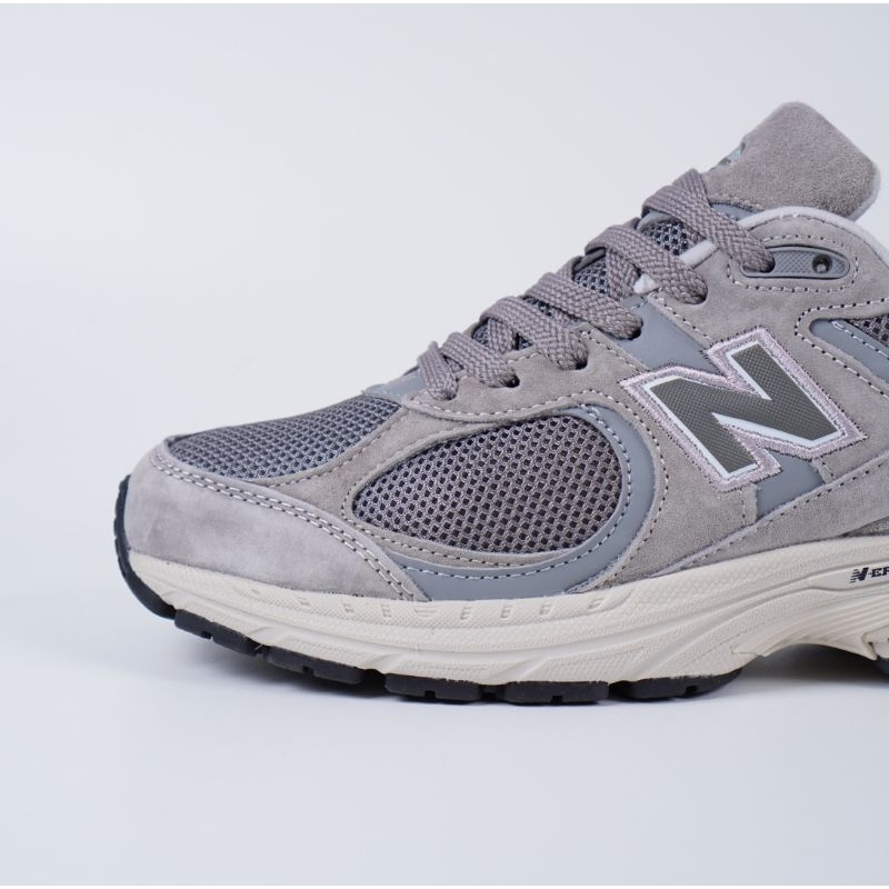 Sepatu New Balance 2002r Grey