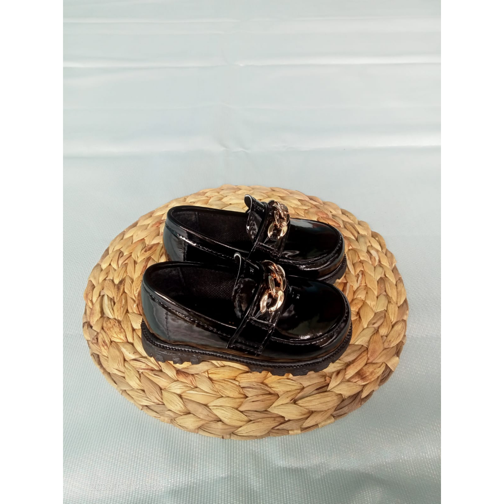 sepatu loafers anak motif rantai lucu dan trendy