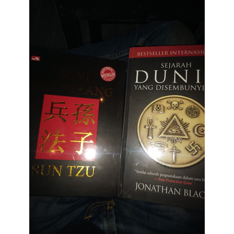 

SATU PAKET BUKU SUN TZU - ART OF WAR DAN JONATHAN BLACK - SEJARAH DUNIA YANG DISEMBUNYIKAN