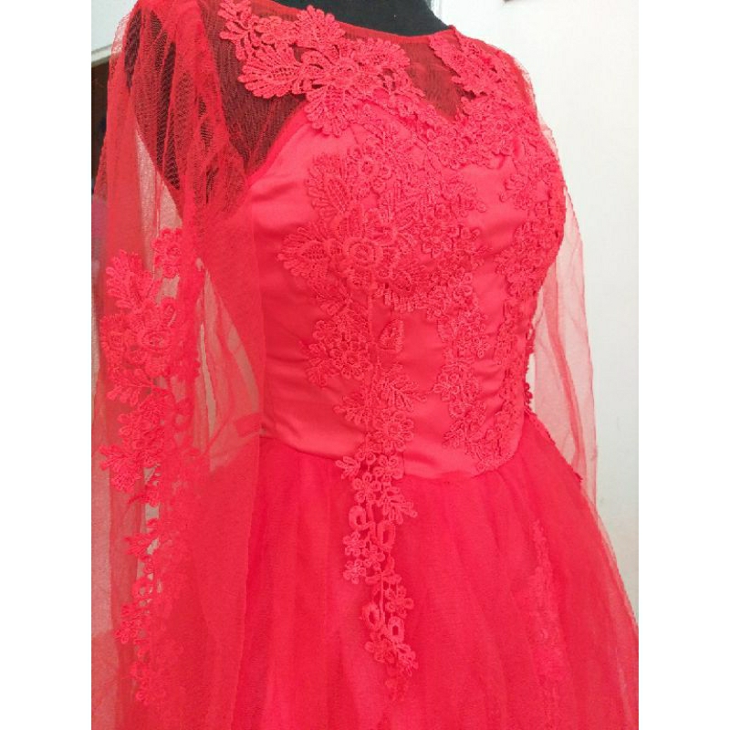 Gaun pengantin merah