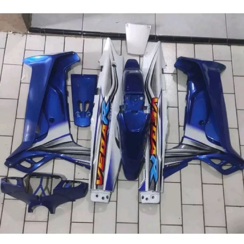 cover body full body Yamaha Vega lama 2004 warna putih biru , biru