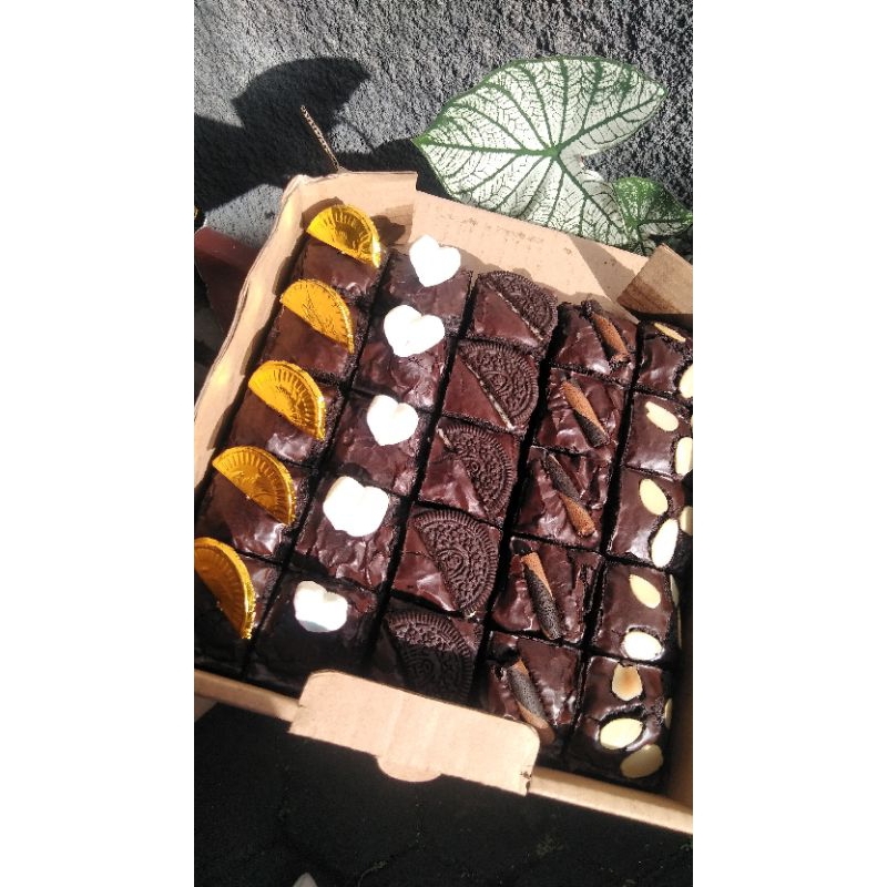

fudgy brownies aneka toping