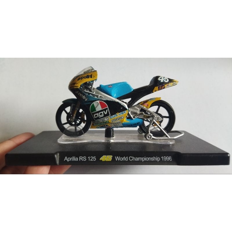 DIECAST MOTOR MINIATUR MOTOGP VALENTINO ROSSI APRILIA RSW 125 46 WC 1996