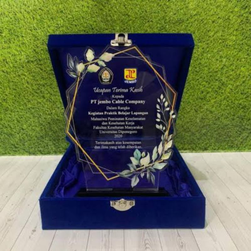 PLAKAT TERMURAH / PLAKAT WISUDA / PLAKAT AKRILIK / AKRILIK CUSTOM / PLAKAT AKRILIK CUSTOM / PLAKAT W