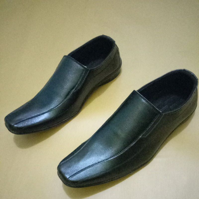 GIROTTI sepatu pantopel pria hitam formal/casual