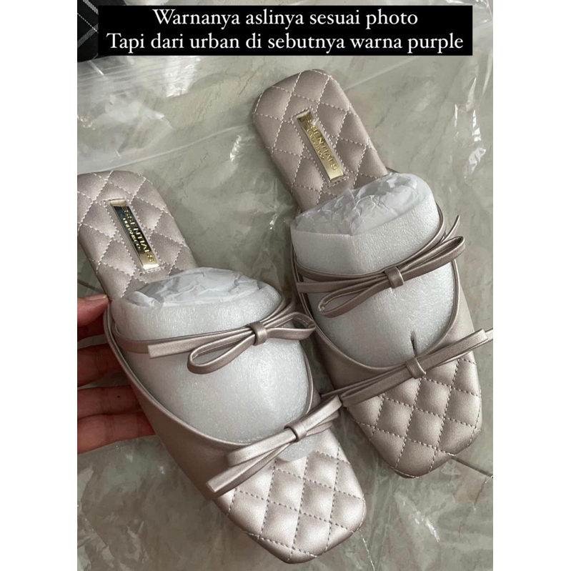 URBAN &amp; CO FLAT SANDALS