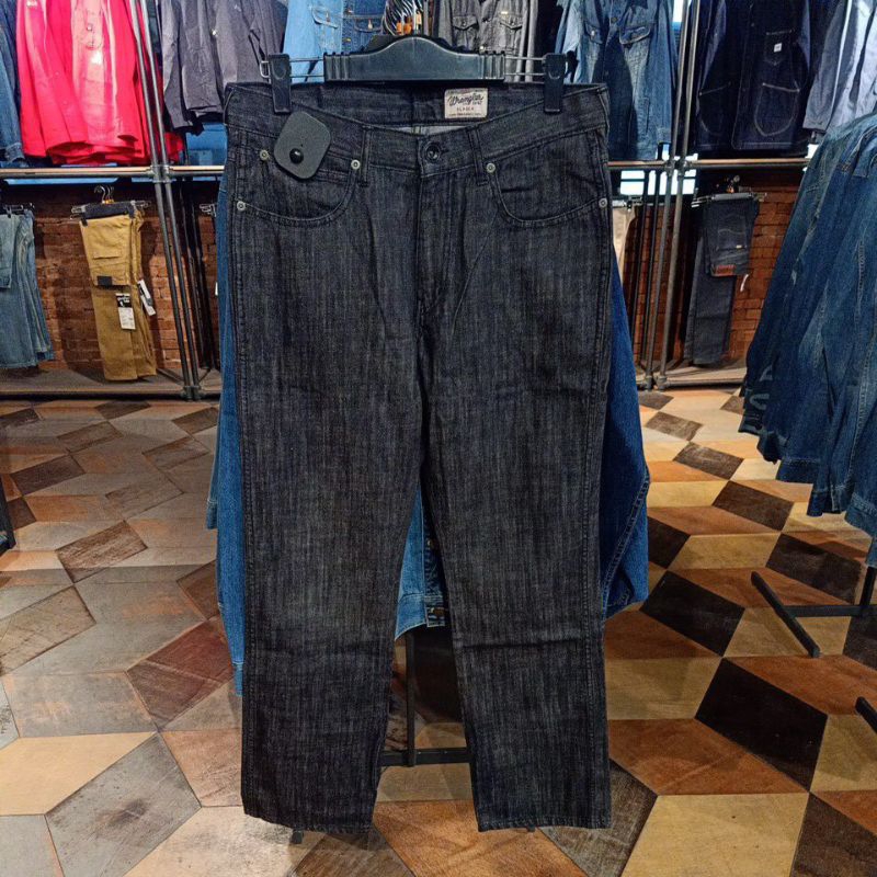 Celana Jean Wrangler BLACK Alaska REGULAR STRAIGHT Non Stretch Ori