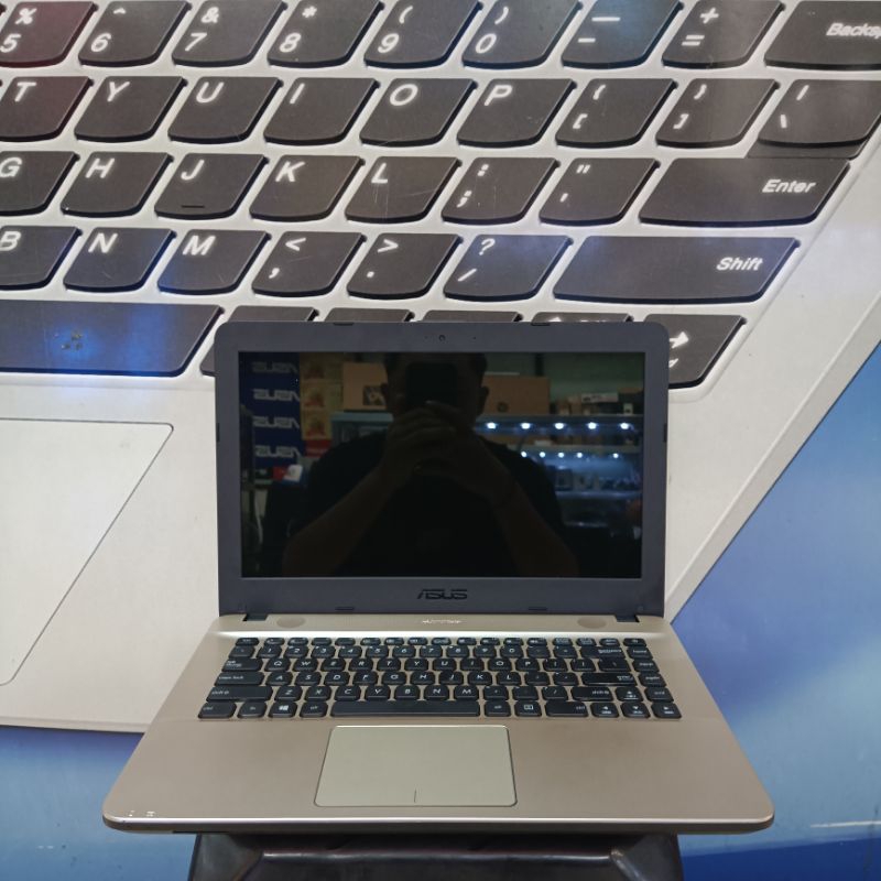 Asus X441BA Amd A4