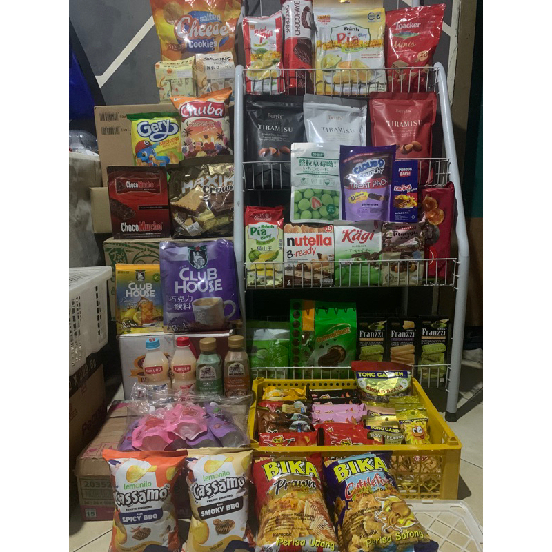 

Snack Impor dan Lokal Premium