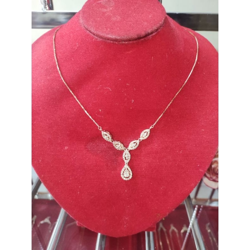 Tura/Kalung berlian model bibir