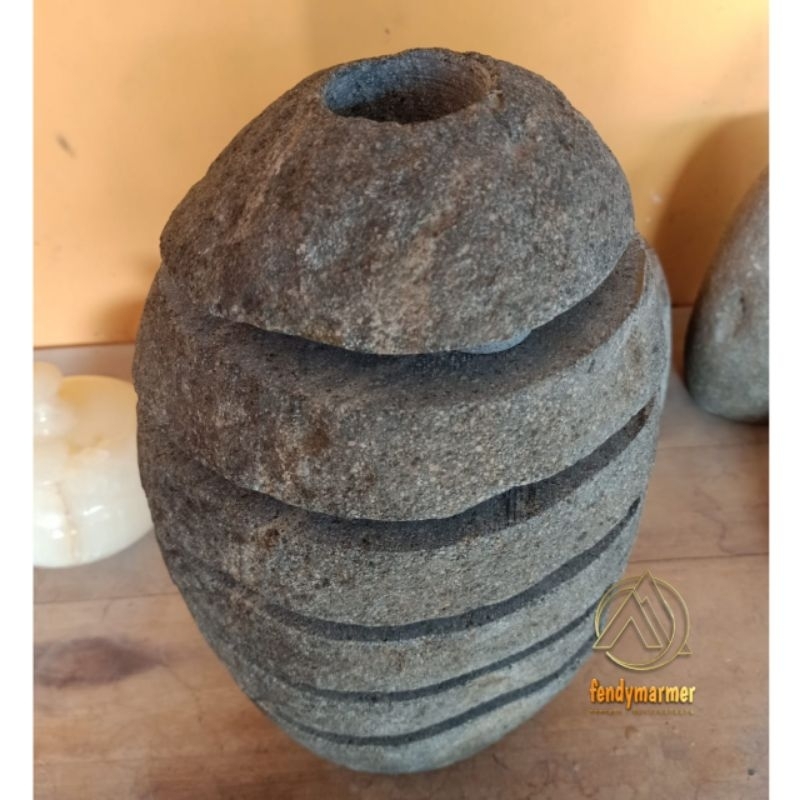 Kap tempat lampu taman batu kali bentuk natural D.18 T.25