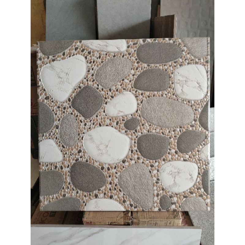 KERAMIK 50X50 MATT KASAR MOTIF BATU ALAM COKLAT