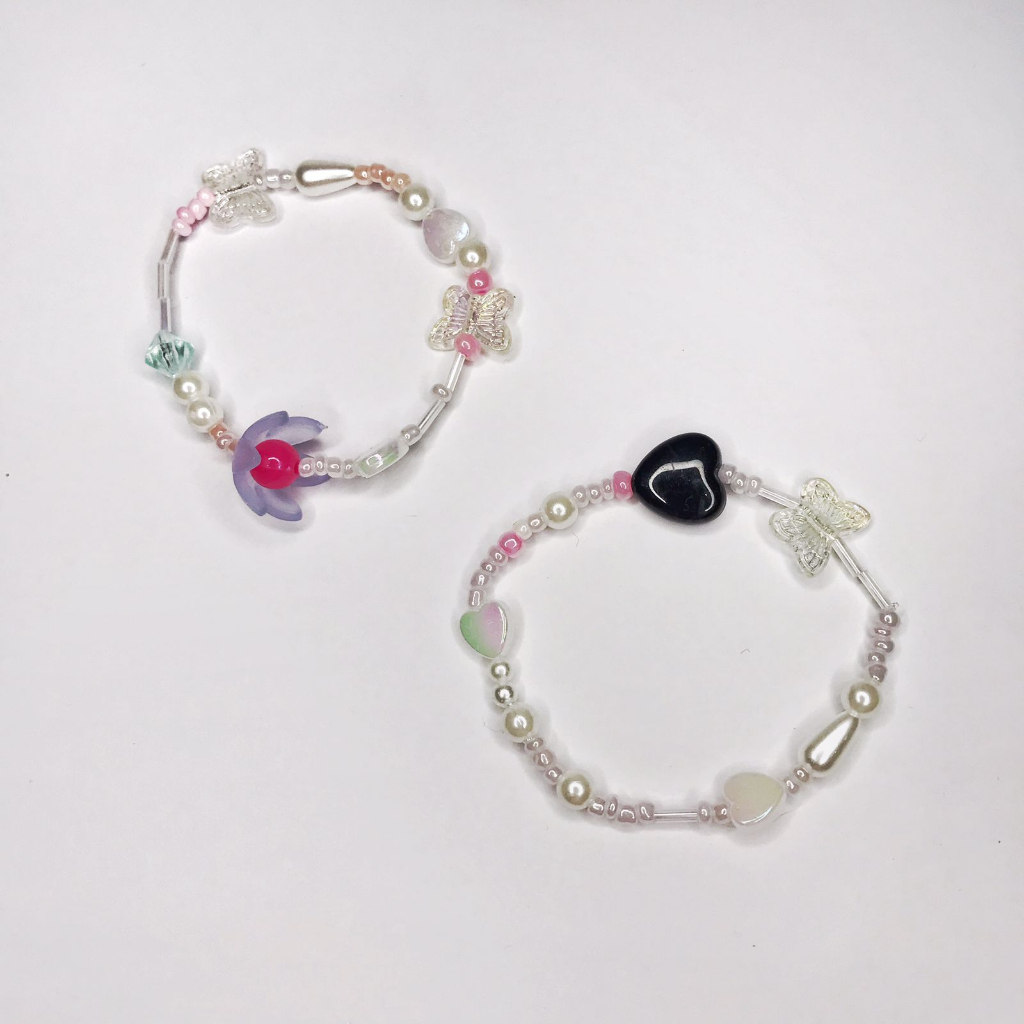 Gelang manik kelopak bunga/ gelang manik hati hitam