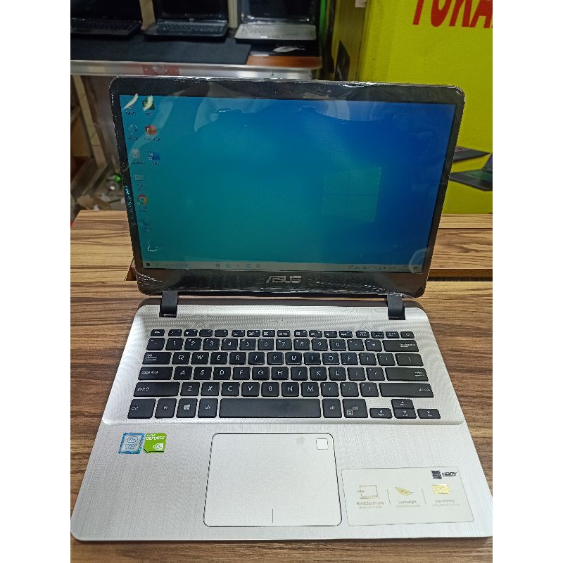 ASUS VIVOBOOK X407UF CORE I7-8550U CPU @1.80GHz (8) CPU~ 2.0GHz RAM 8GB SSD 256 GB