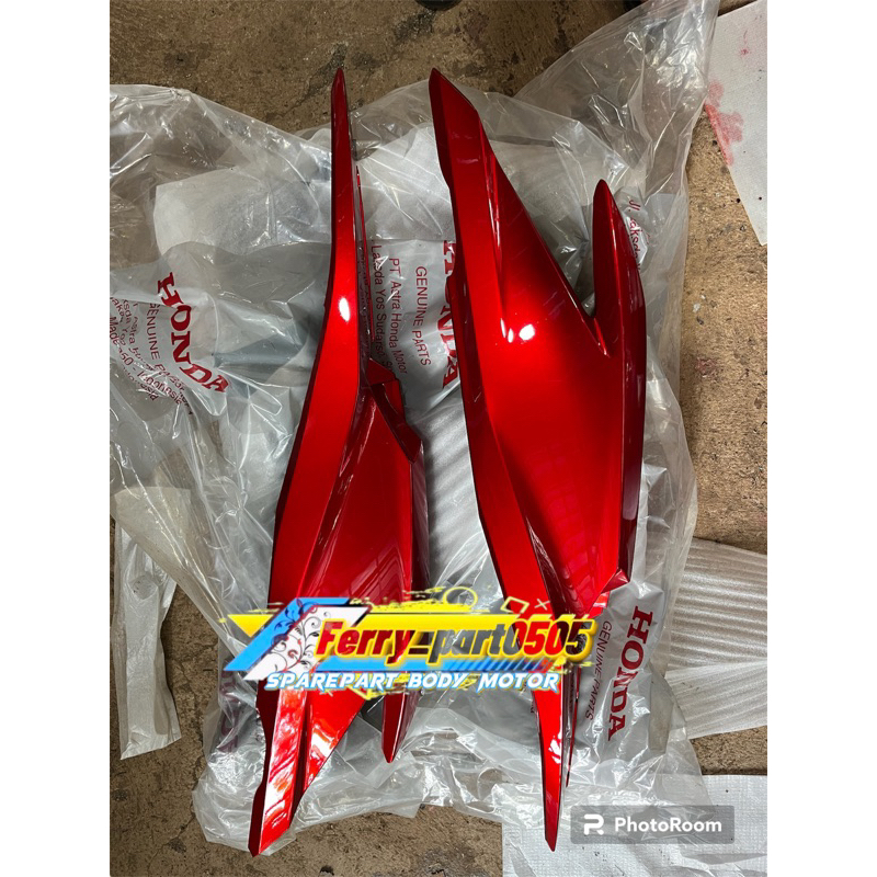 cover Body belakang vario 125 old karbu original merah maron