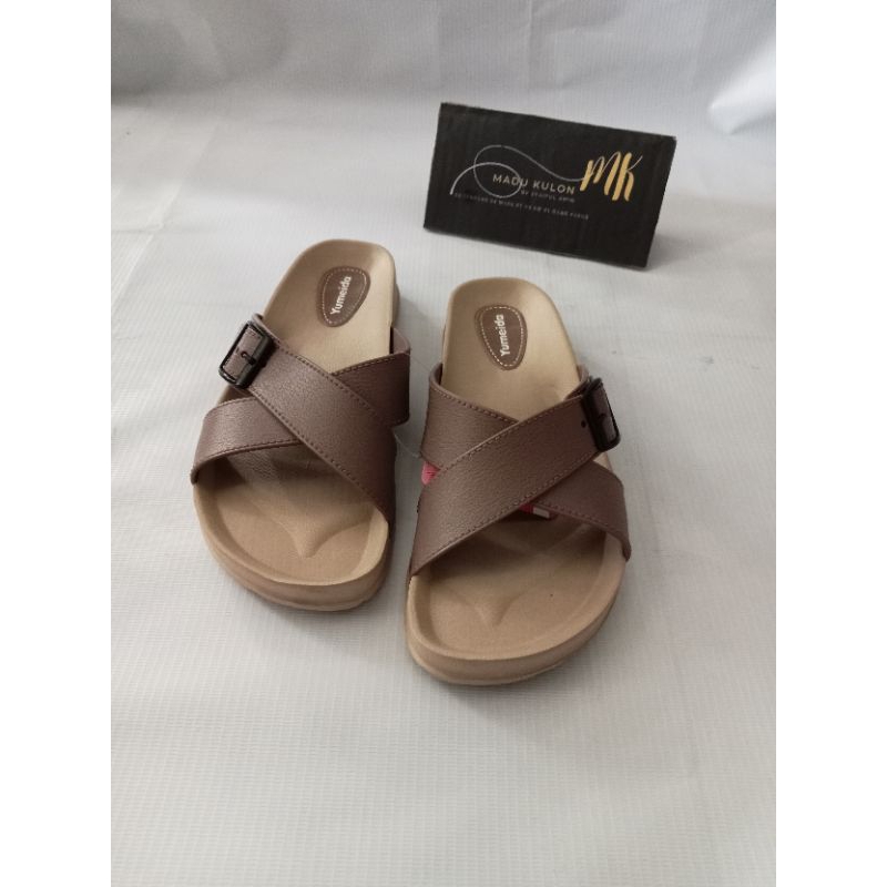 Yumeida Sandal Slop Silang Wanita Bahan Karet