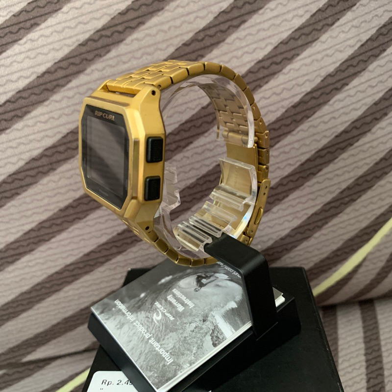 Jam tangan Ripcurl atom digital gold sss