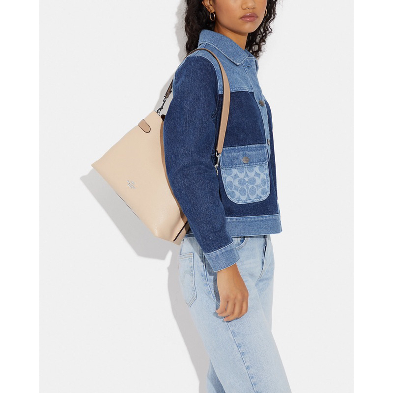 Coach Hanna Shoulder Bag In Signature Canvas (CH 188)