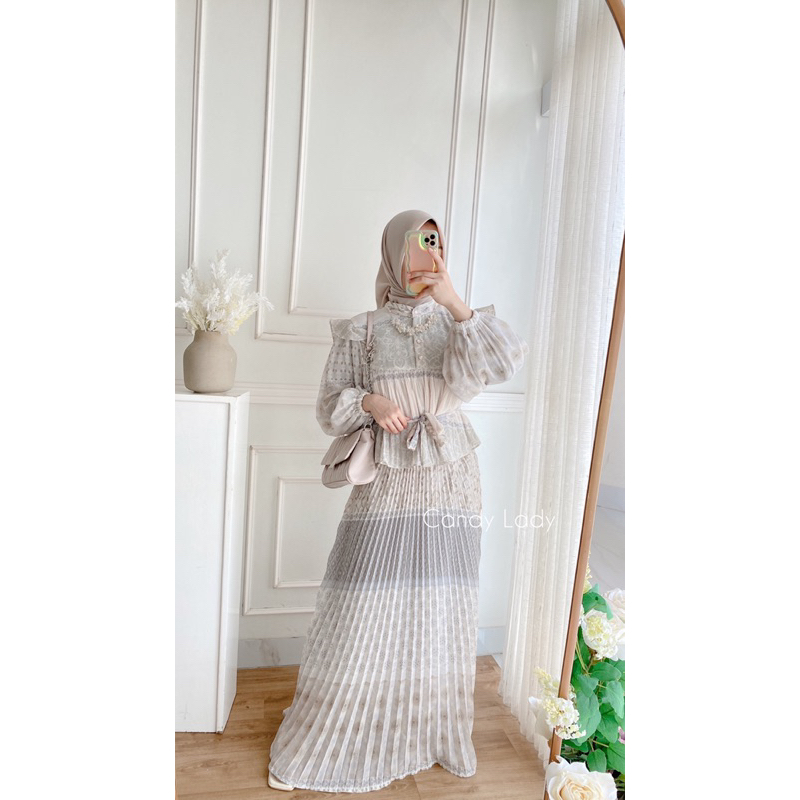 Zaneta Ruffle Maxi