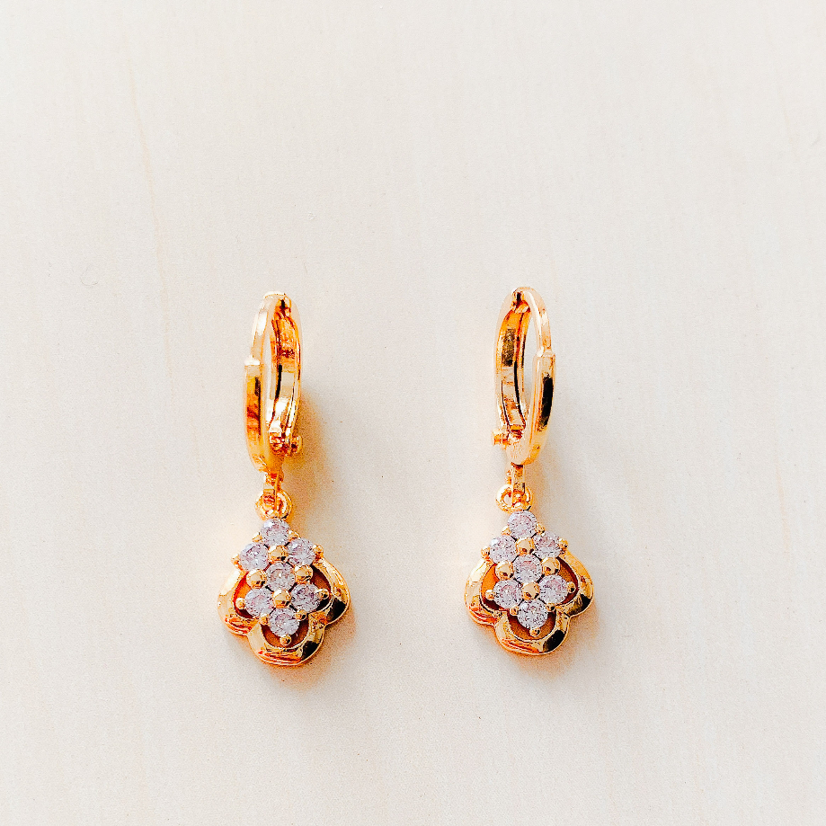 Anting Wanita Bunga Batik Zirconia Gold