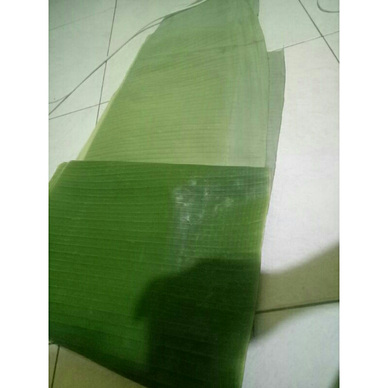 

daun pisang segar 1pack isi 10 lembar
