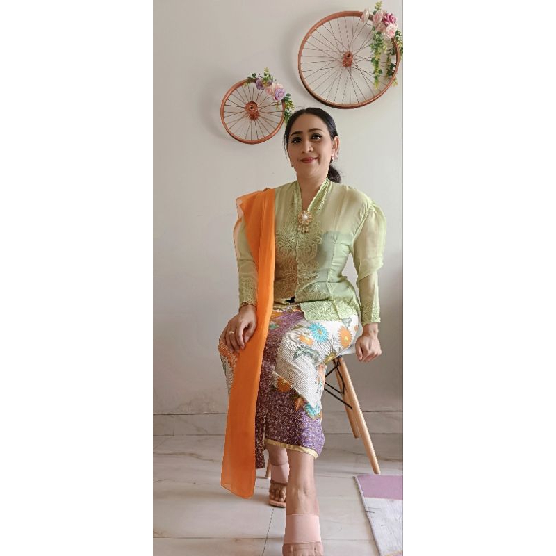 ONE SET KEBAYA BORDIR ROK BATIK INCLUDE BROS DAN SELENDANG