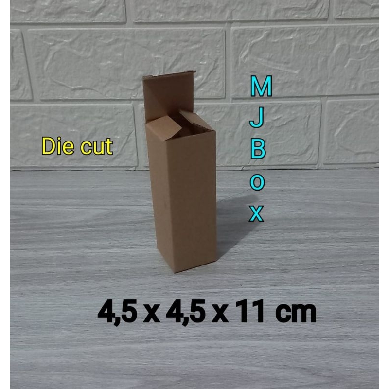 

box kardus karton uk. 4,5x4,5x11 cm model diecut bottol u/souvenir