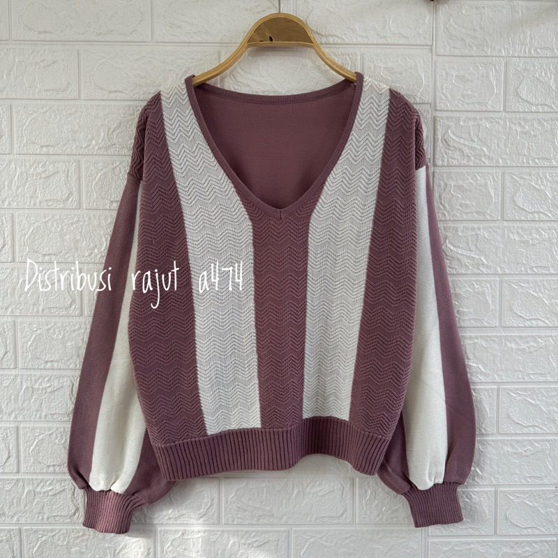 PRAMITA SWEATER RAJUT KERAH V MOTIF STRIPE WANITA