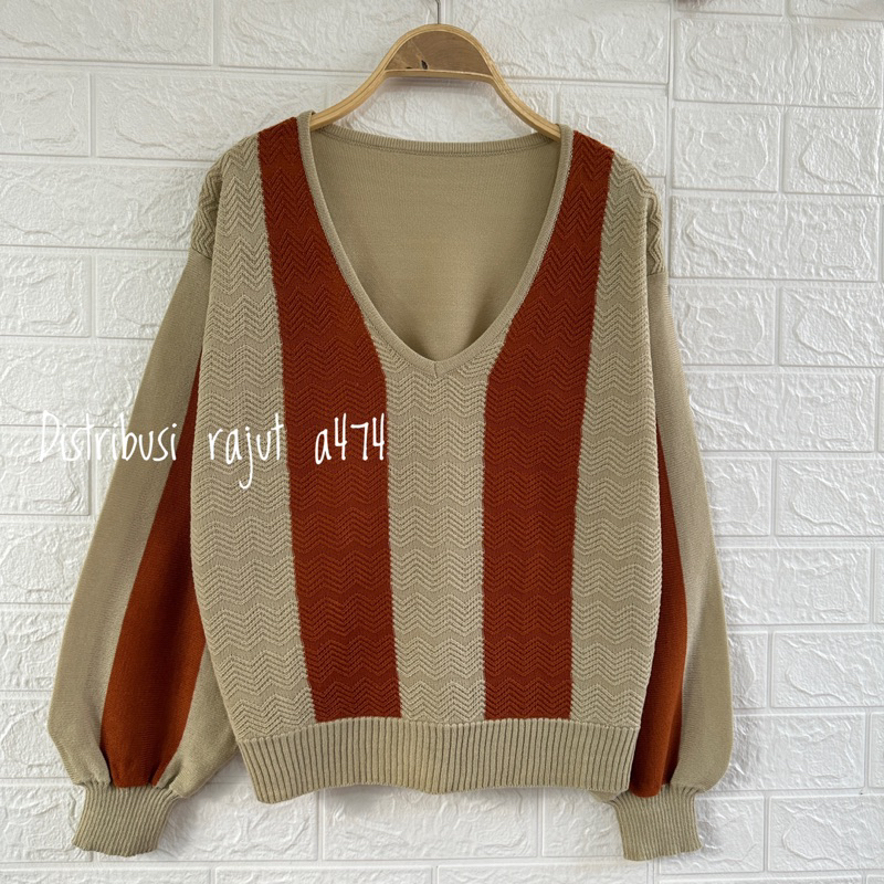 PRAMITA SWEATER RAJUT KERAH V MOTIF STRIPE WANITA