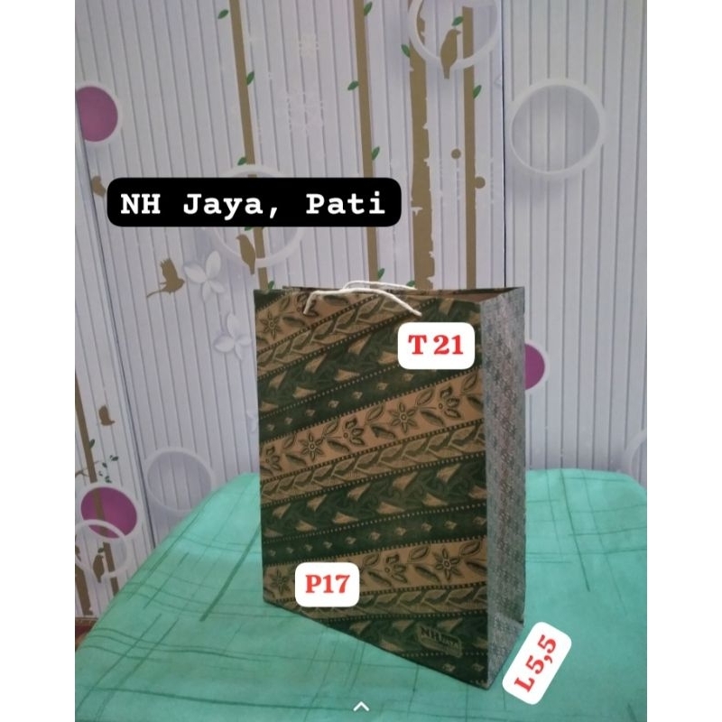 

PaperbagBatik kecil 17x5,5x21cm| Taskertas batik tempat snack dll